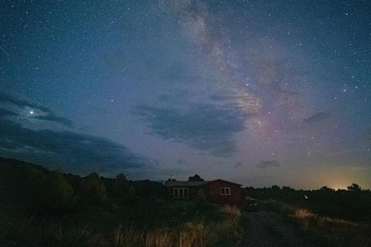 Cozy Remote Retreat • Mountain Views • Stargazing Villa Crestone ภายนอก รูปภาพ